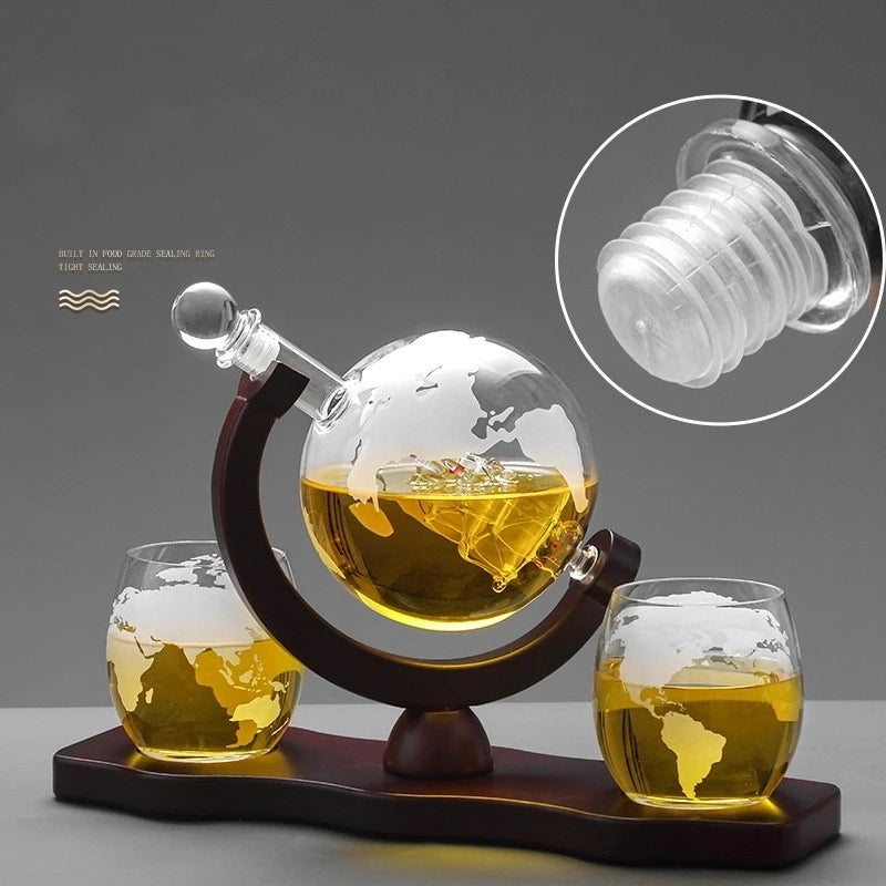 Dekanter Set mit bleifreier Karaffe, exquisitem Holzständer und 2 Whiskygläsern,