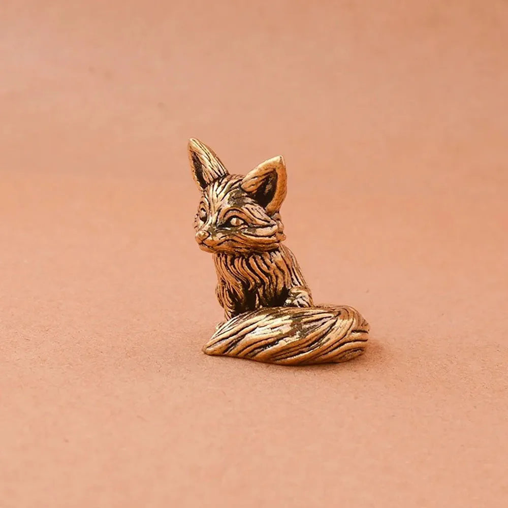 Niedliche Fuchs Miniatur für den Schreibtisch